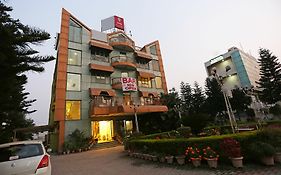 Oyo 10072 Hotel Amrit Regency